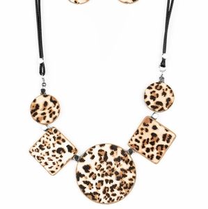 paparazzi Jewelry - Necklace & Earrings Set paparazzi Jewelry - Necklace & Earrings Set